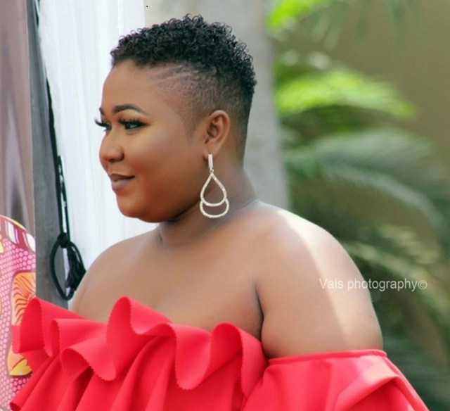 My dream is to kiss and roll my tongue on Akrobeto's sexy nose - Actress