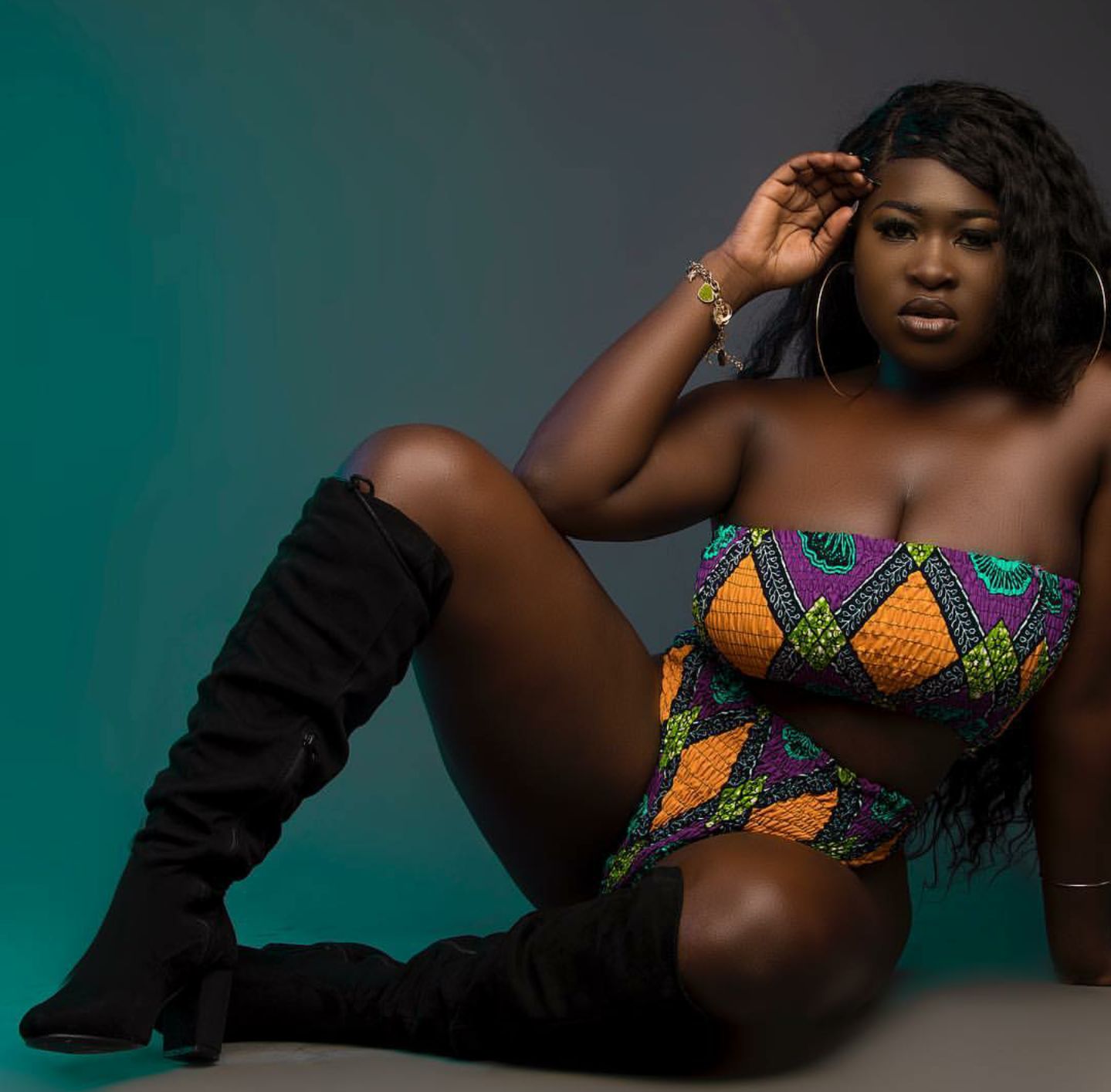 Sista Afia serving a look and some hotness