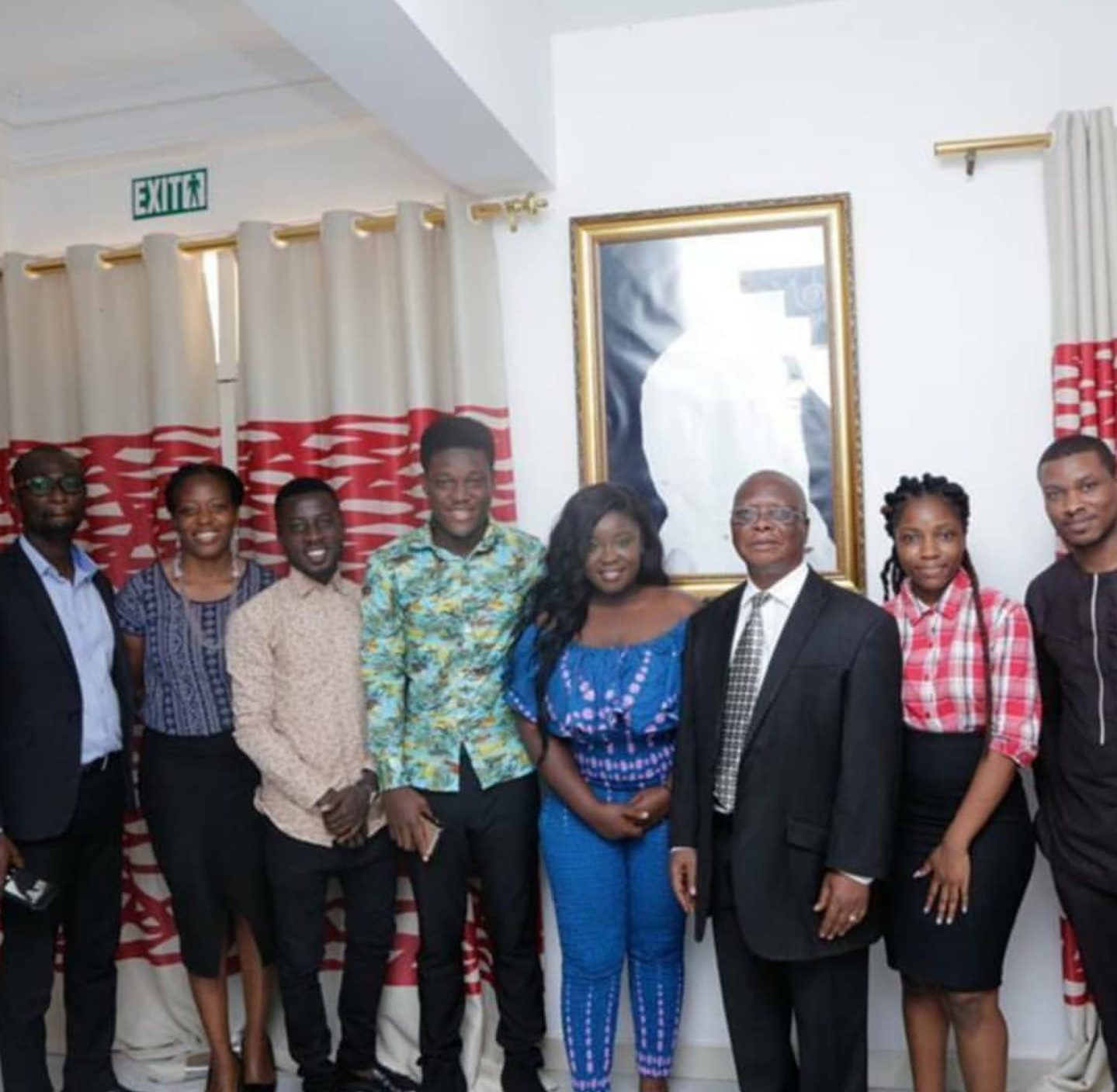Maame Serwaa with her teams and Knutford University College officials