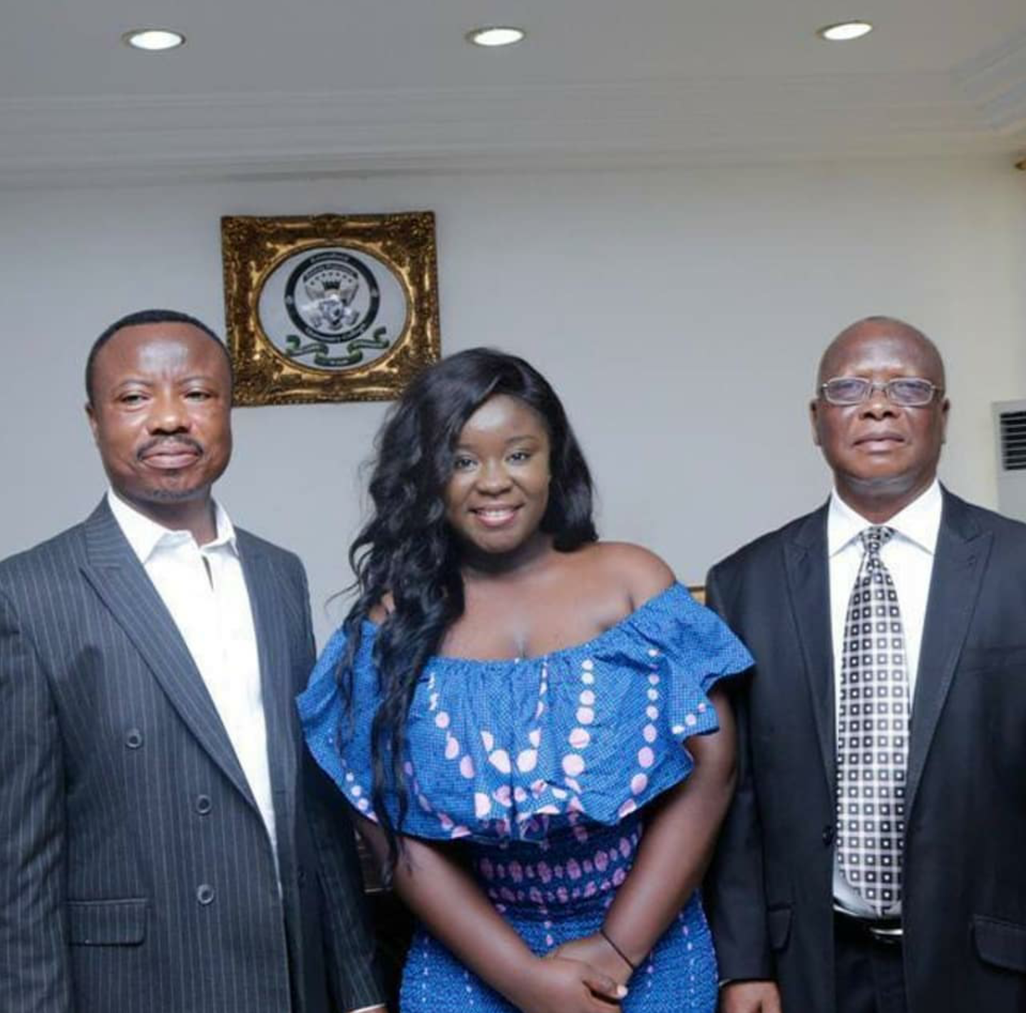 Maame Serwaa posed with officials of Knutsford University college