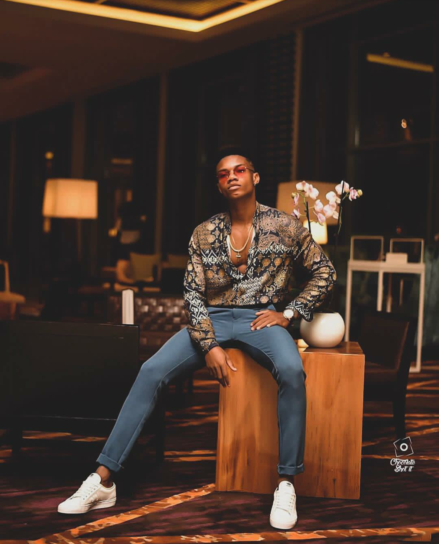 Kidi served stylishly casual inspiration in this pant and shirt over sneakers