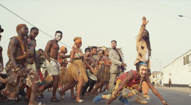 Rocky Dawuni in "Beats of Zion" video