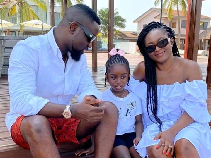 Sarkodie with Tracy and Titi