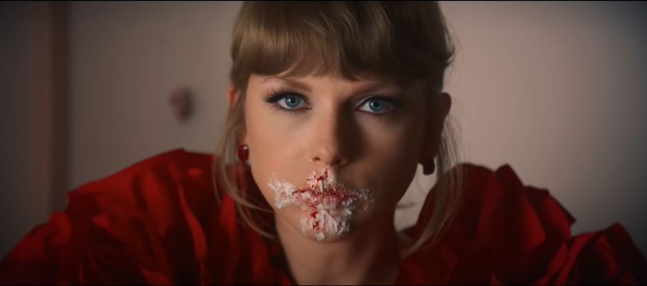 Taylor Swift in “I Bet You Think About Me” music video