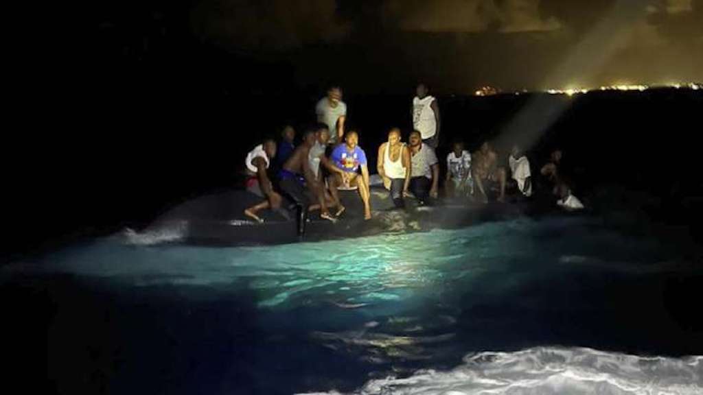 Boat carrying Haitian migrants sinks off Bahamas