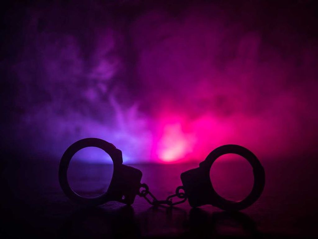 handcuff police