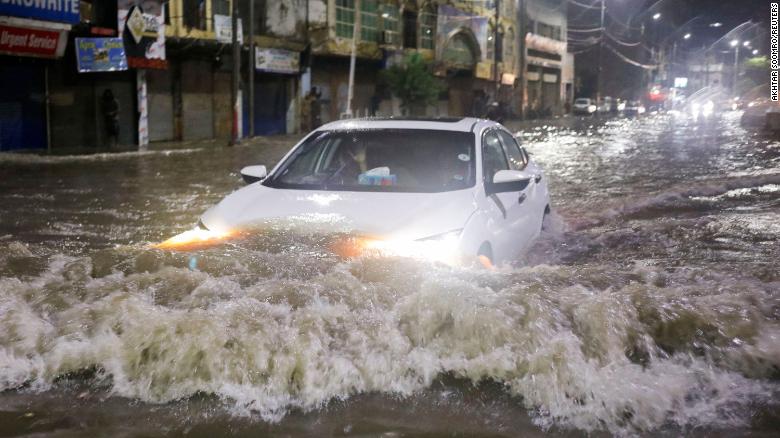 pakistan flooding karachi
