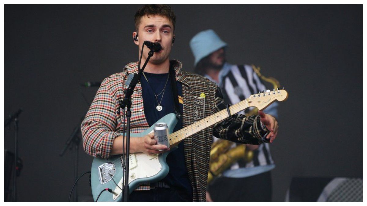 Sam Fender cancels performances to concentrate on mental health