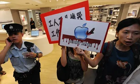 apples-iphone-workers-in-china-clash-with-police-over-pay-living-conditions
