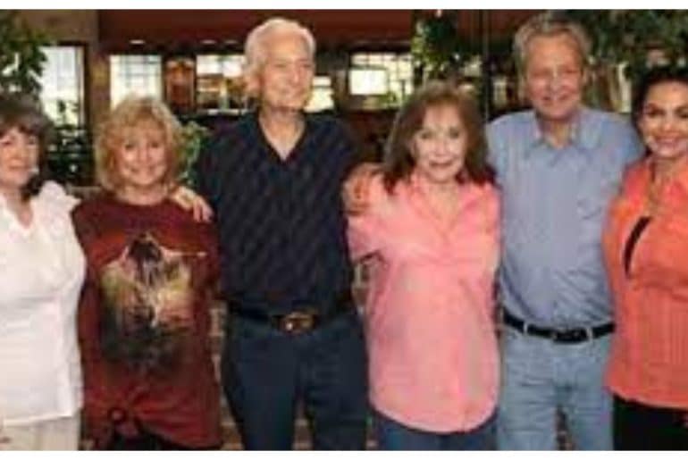 Loretta Lynn siblings: Meet Crystal Gayle, Peggy Sue, Jay Lee Webb, Betty  Ruth Webb, Herman Webb, Melvin Webb Jr., Donald Webb