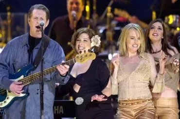 Brian Wilson with his daughters in the band Wilson Phillips 2732727
