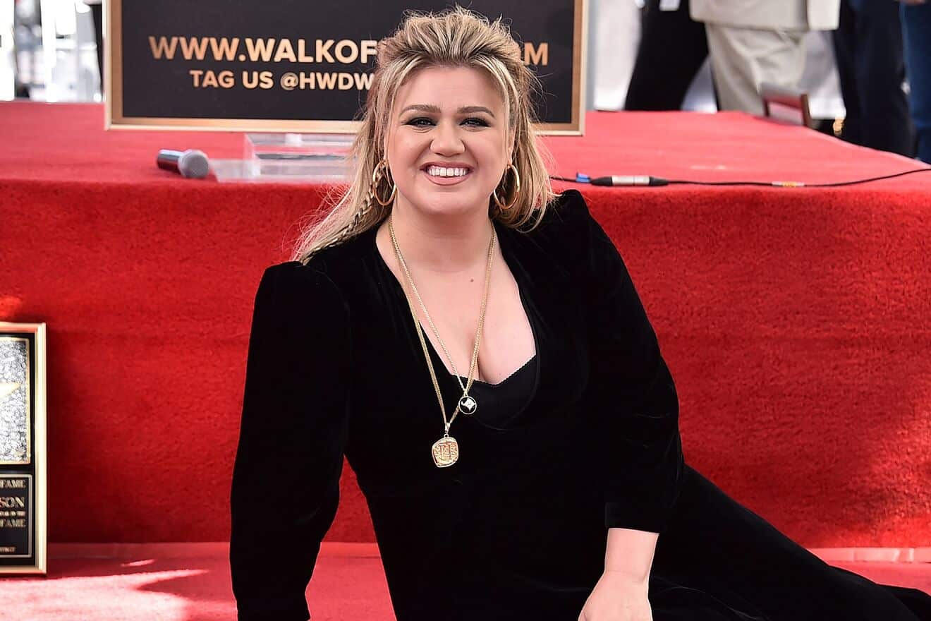 Why Is Kelly Clarkson Changing Name?