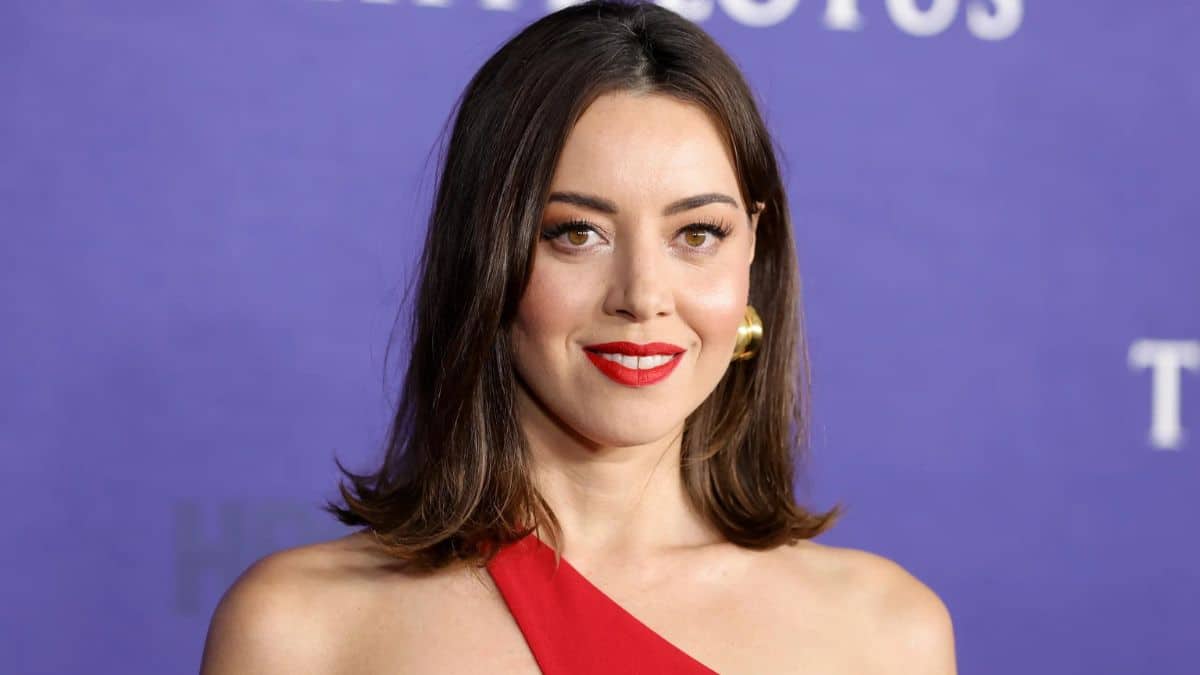 Aubrey Plaza family, husband, children, parents, siblings