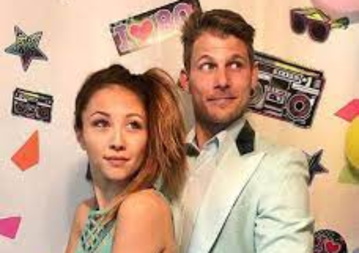 Who is Travis Van Winkle wife Jessica Kemejuk Blythe?