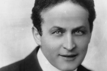 what-did-harry-houdini-do-before-he-died