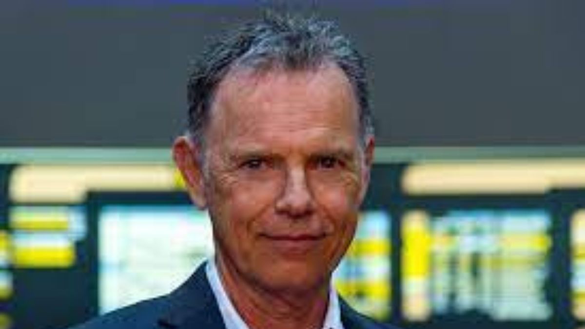 bruce-greenwood-career-earnings-and-net-worth