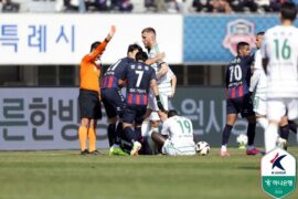 Ghanaian midfielder Nana Boateng sees red again as Jeonbuk Hyundai Motors FC falls to Suwon FC