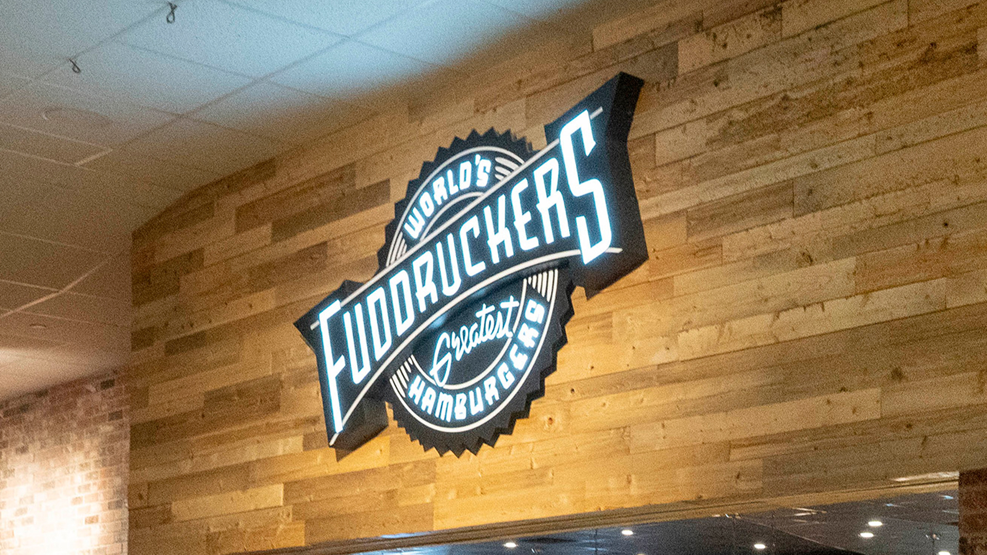 Why is 'Fuddruckers closing all locations' trending?